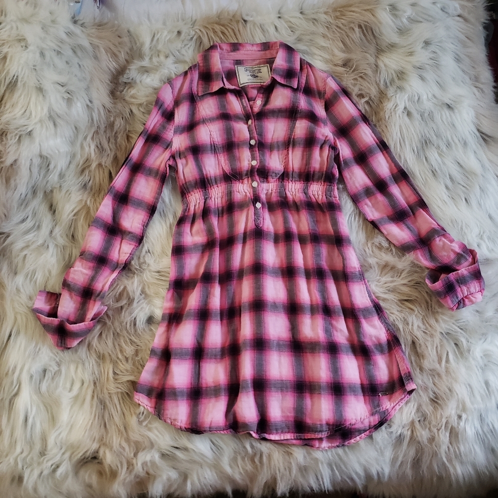 VS Pink Flannel Button up💕